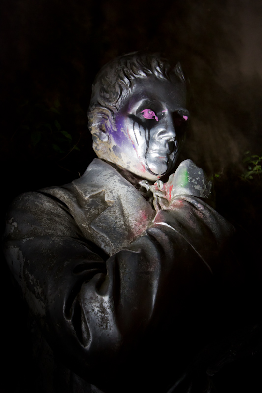 Statue at night: The statue stands way higher than me, so this shot turned out to be way trickier than I imagined.